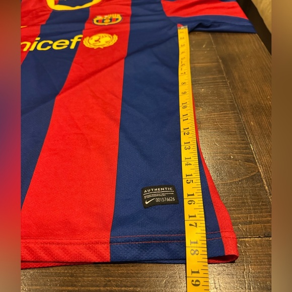 FC Barcelona 2010/11 (Home) - Long Sleeve Football Soccer Jersey - Picture 9 of 9